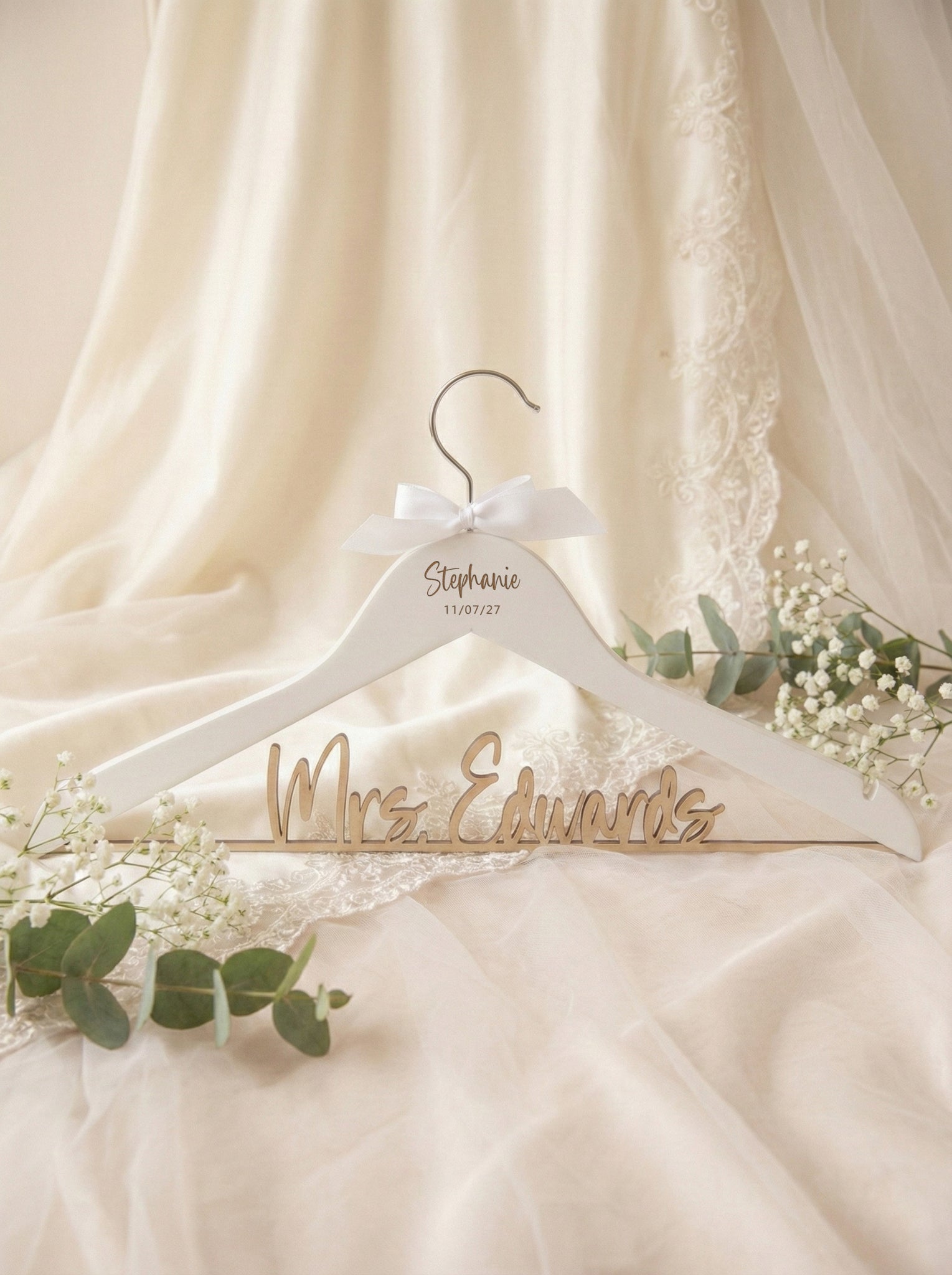 Personalized Bride Hanger for Wedding Dress Elegant Custom Name Deta Bridesmaid Hangers Personalized Bride Hanger for Wedding Dress Elegant Custom Name Deta Bridesmaid Hangers